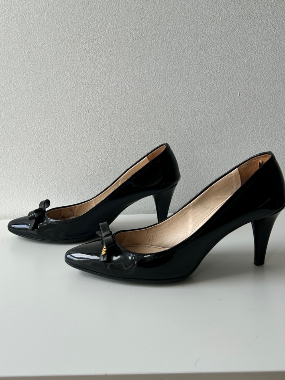 PRADA black kitten heels with bow *AUTHENTICATED* - Picture 2 of 8